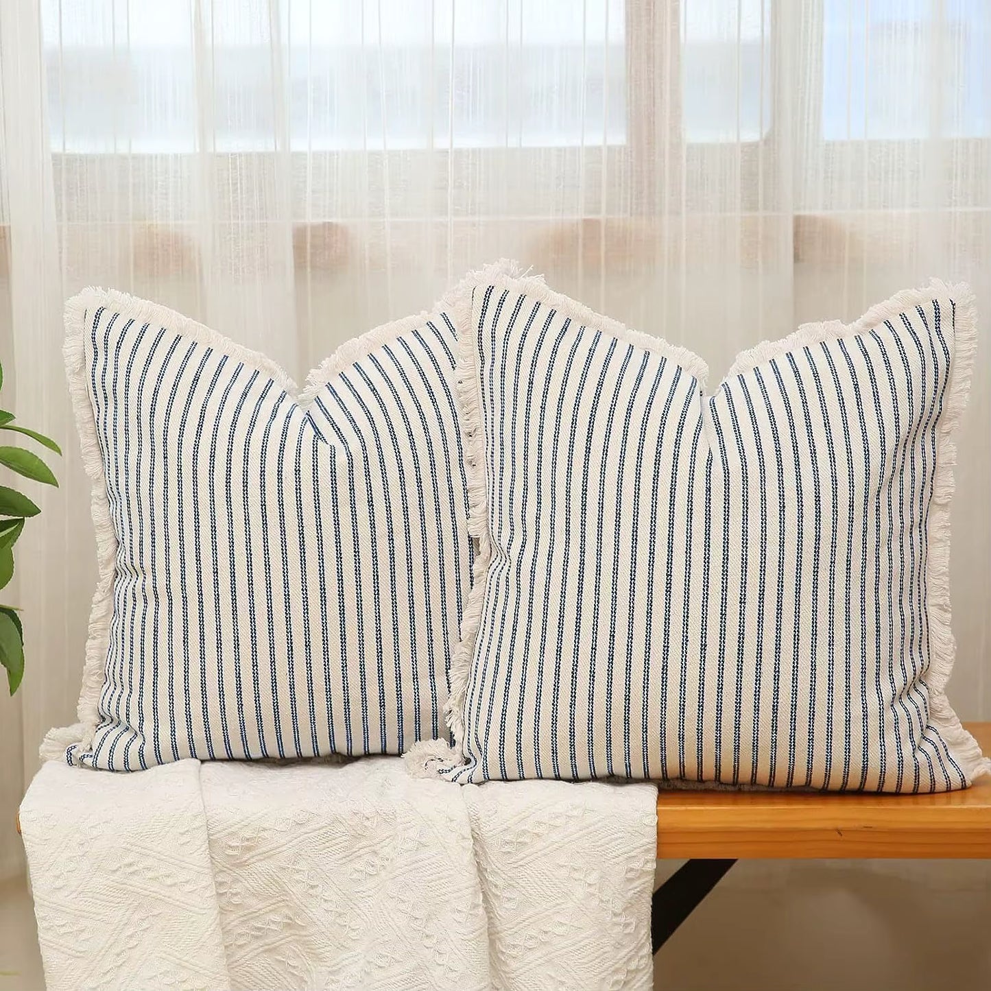 Small Stripe Woven Cushion Cover