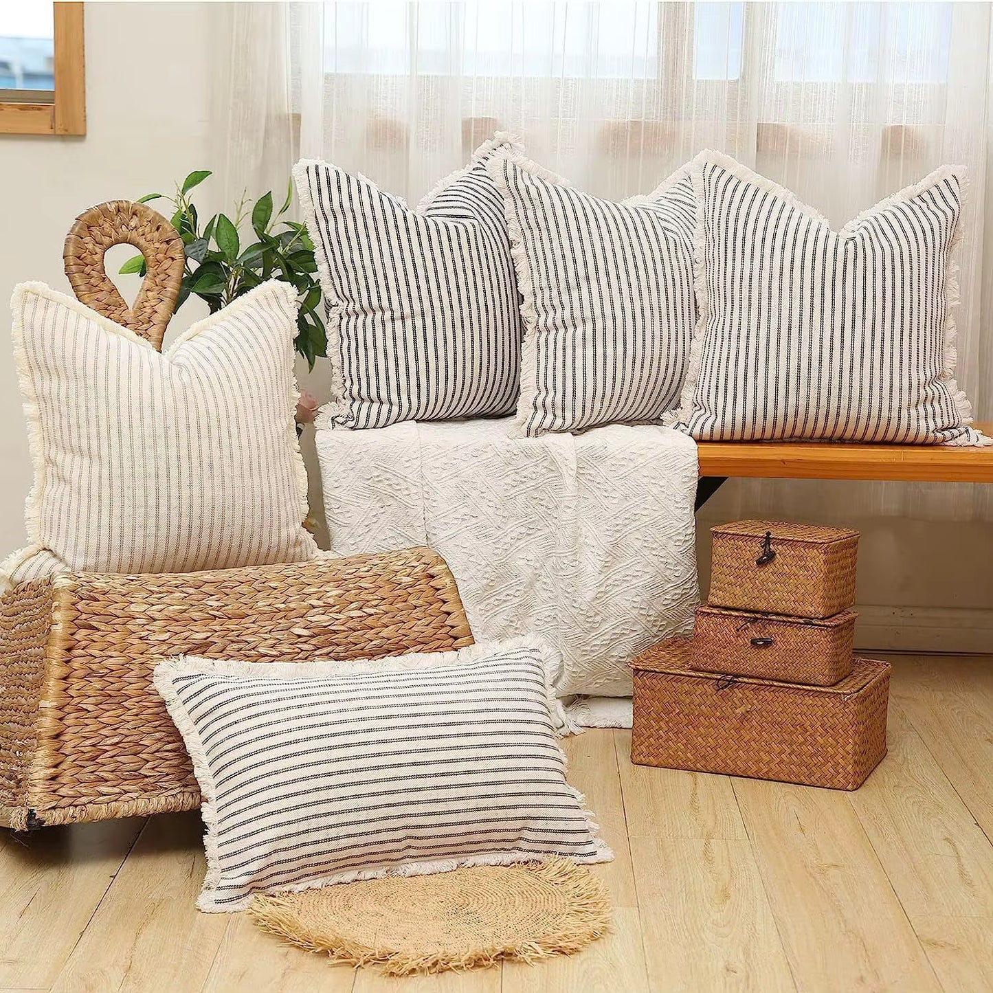 Small Stripe Woven Cushion Cover